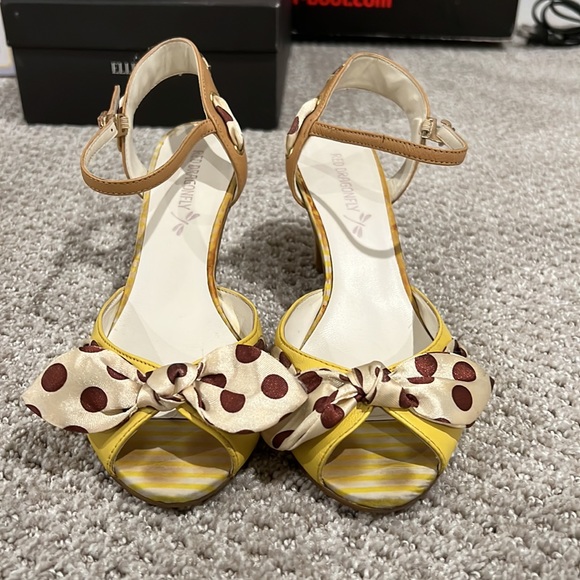 Open toe high heel sandals - Picture 2 of 6